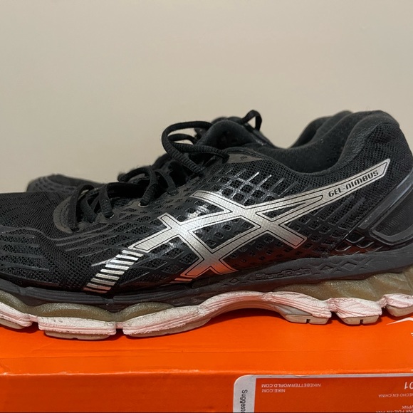 Asics Gel Nimbus 17 Size 9.5 Black Silver Worn - Picture 3 of 7